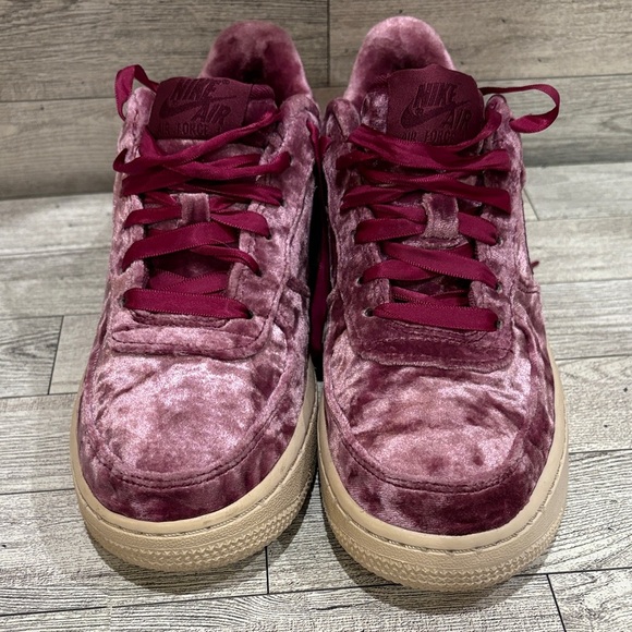 Nike Women's Velvet Sneakers in Burgundy and Cream - Picture 2 of 6